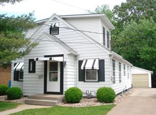 1110 26th St, Moline, IL 61265