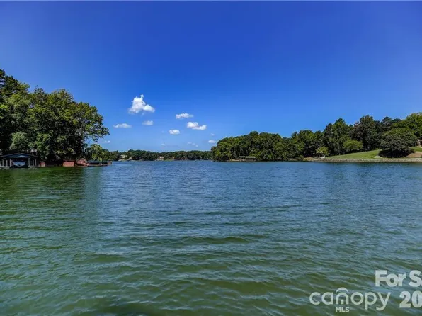 105 Quail Ln, Mooresville, NC 28117