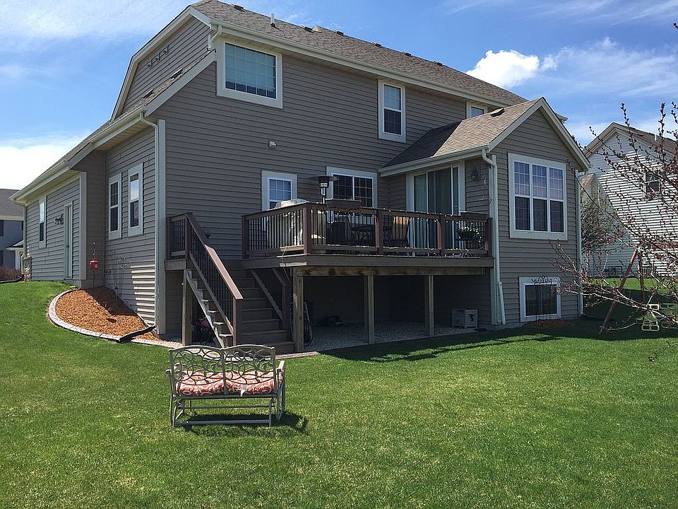 2nd image of 1710 Cloverview St