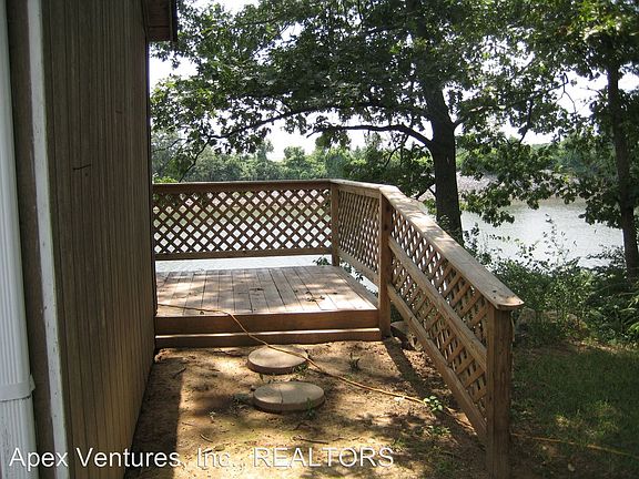 2nd image of 874 Youngs Ln