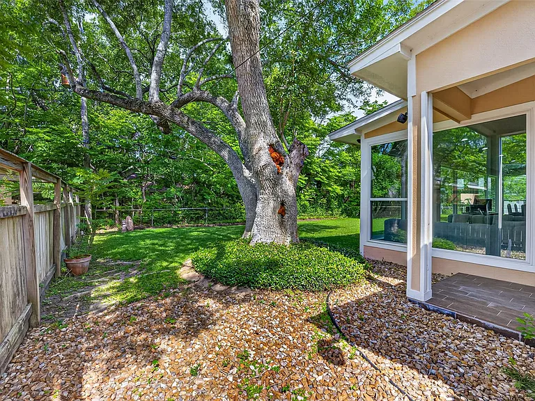 11230 Huggins Dr — Photo 47