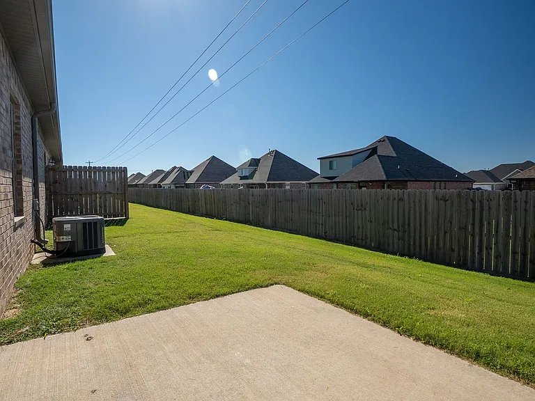 1735 Booker Cir — Photo 14