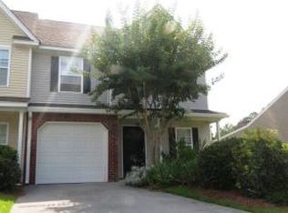 1300 Yellow Hawthorn Cir, Summerville, SC 29483