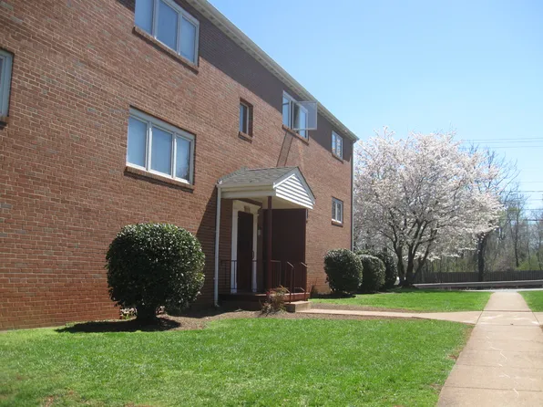 3 bed, 1.0 bath, 850 sqft, $1,350, 710 Fairfax St APT 5, Culpeper, VA 22701