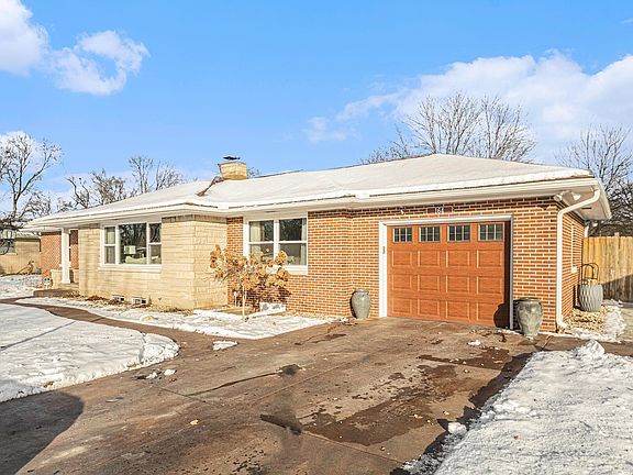 2nd image of 164 Marshall Blvd