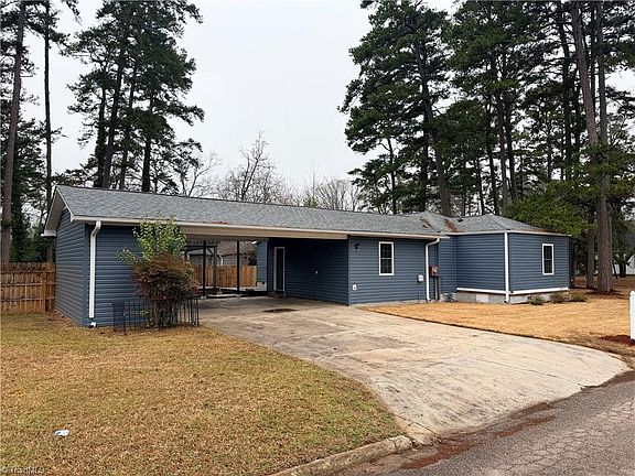 3rd image of 301 S Merritt Ave