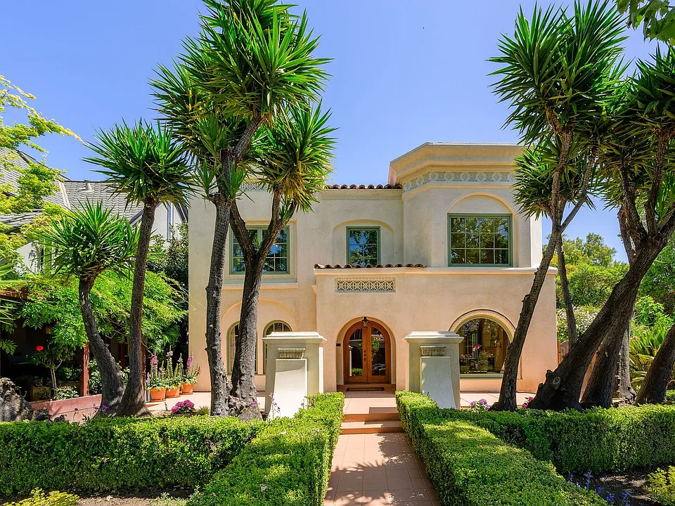 2052 Alameda Way