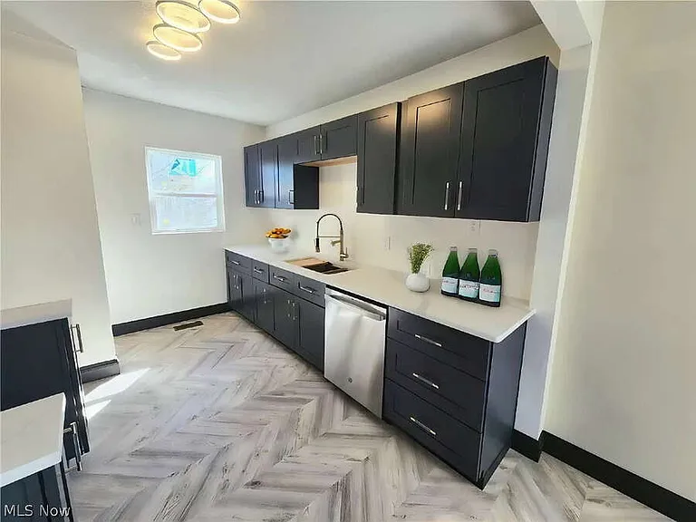 1310 Leavitt Rd — Photo 4