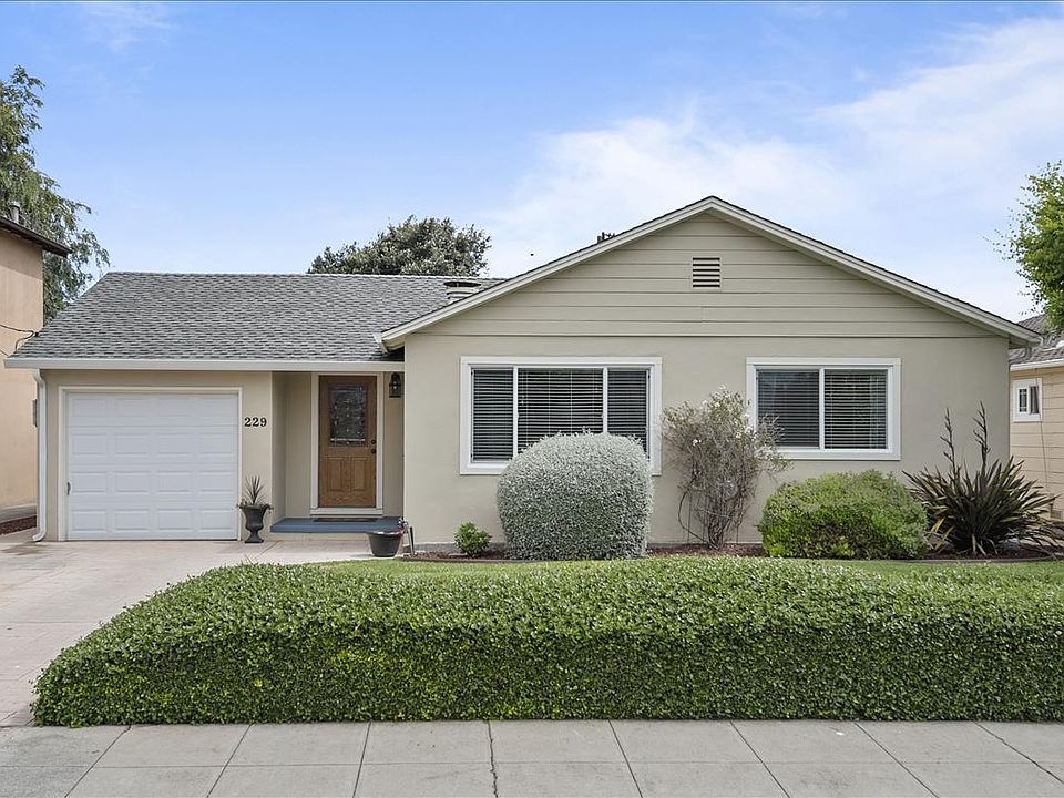 1st image of 229 E Duane Ave