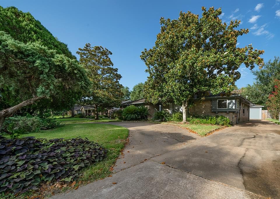 1st image of 3122 Bonney Briar Dr