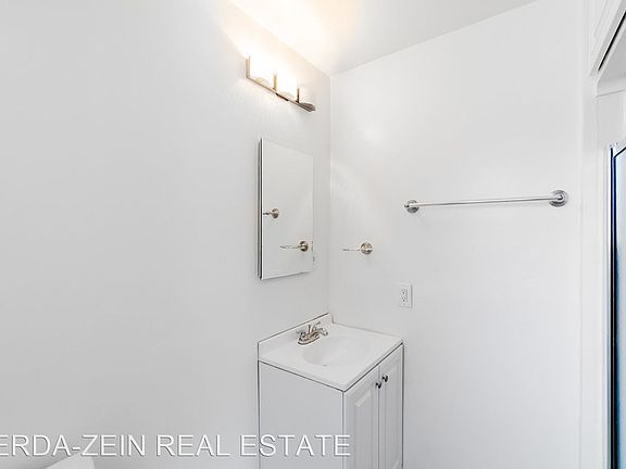 5th image of 1551 Saint Charles St #11163090