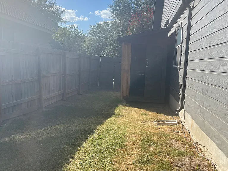 856 Avery Pkwy — Photo 31