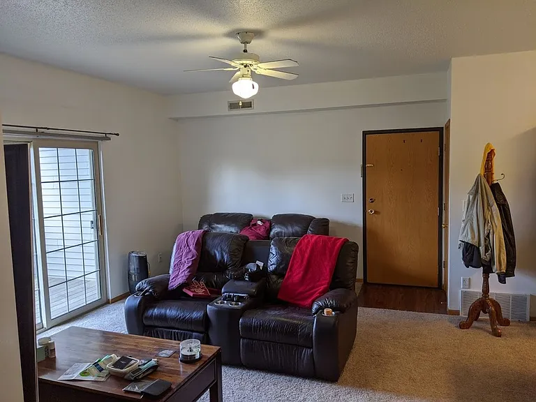 2270 Holiday Rd — Photo 2