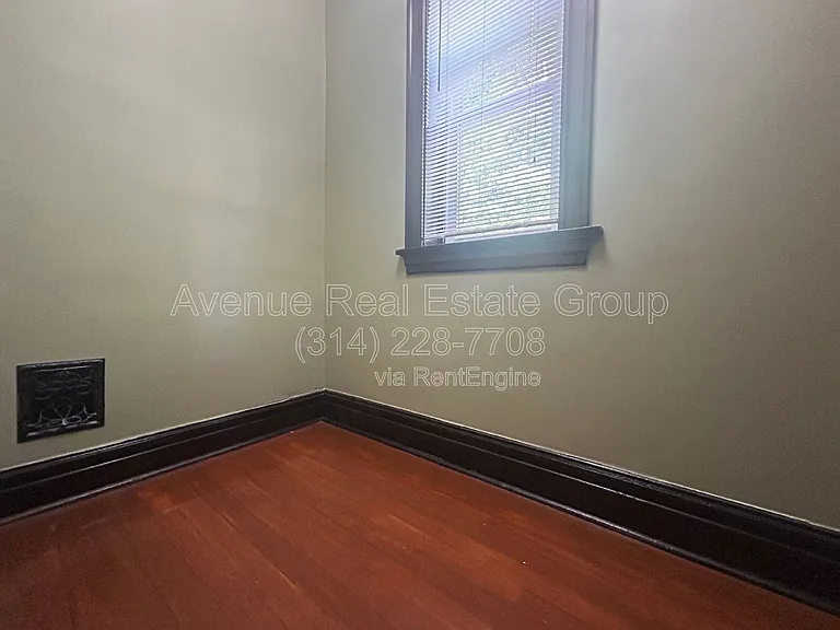 4415 S Compton Ave #1F — Photo 6