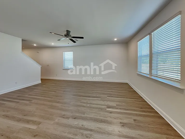 1208 Livengood Way — Photo 7