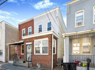 29 W 3rd St, Marcus Hook, PA 19061