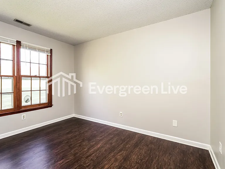 980 Hamilton Ridge Ln — Photo 11