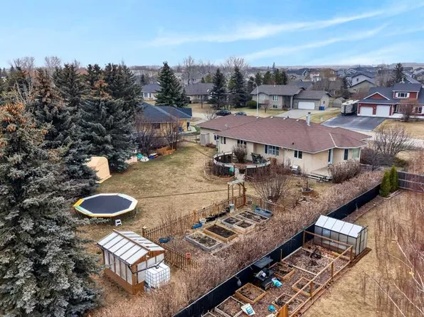 1124 E Gleneagles Dr, Carstairs, AB T0M 0N0