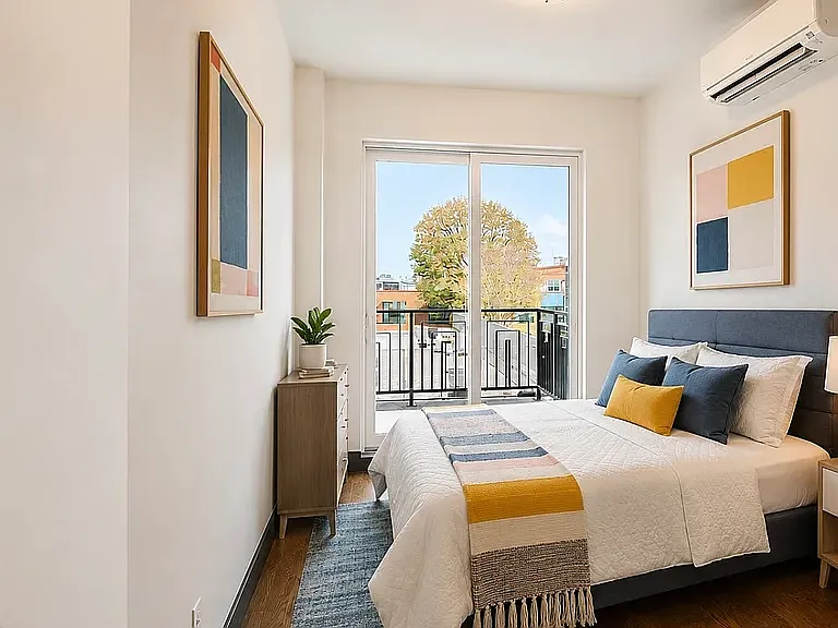 338 Irving Ave #4B