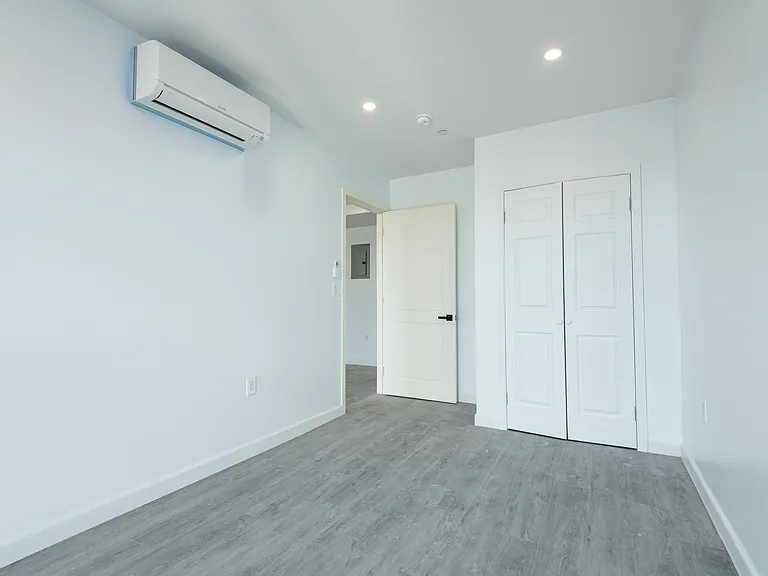 30-43 31st St #6C — Photo 3