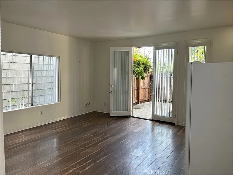212 Rochester Ave — Photo 3