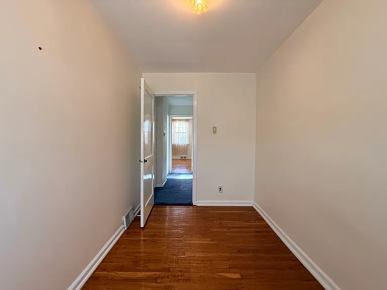 3303 Hartel Ave — Photo 33