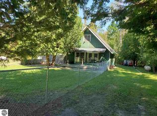 8060 Platte Rd, Beulah, MI 49617