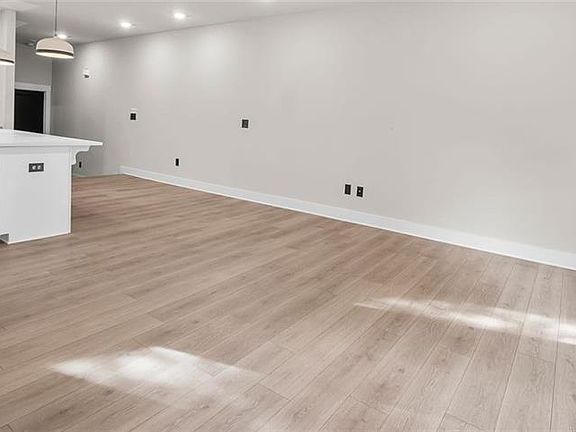 5th image of 2030 Main St NW #206