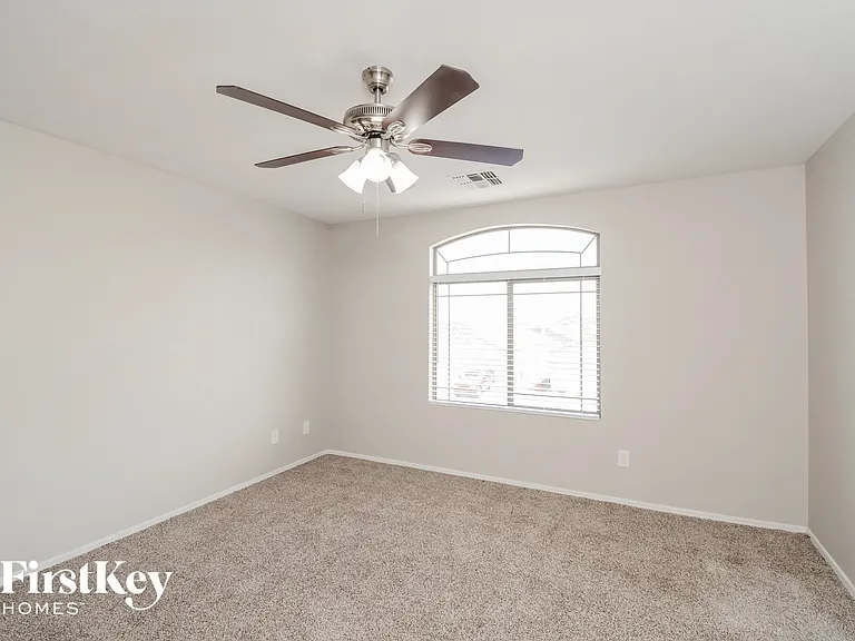 3131 W Jessica Ln — Photo 11