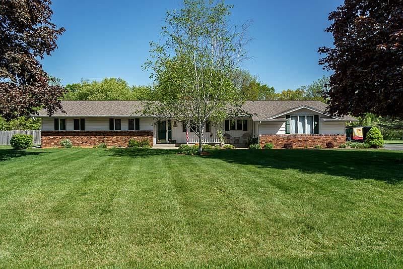 3996 Valerie Rd, Roscoe, IL 61073 Zillow