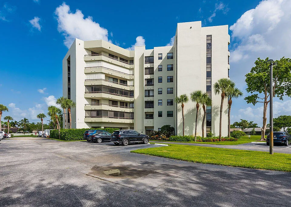 6463 La Costa Dr #603