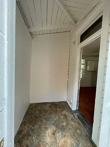 729 Blake Ave Photo 1