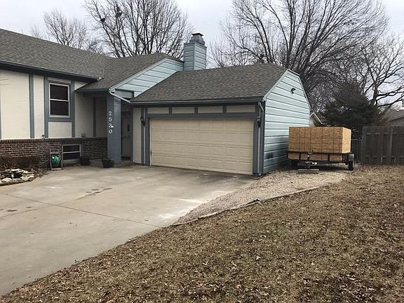 3rd image of 2530 Monterey Dr