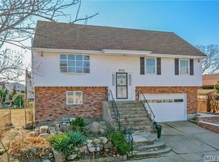 614 Stanton Pl, Oceanside, NY 11572