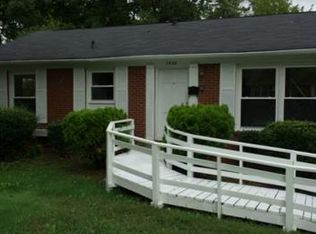 3928 Fieldcrest Rd, Charlotte, NC 28217