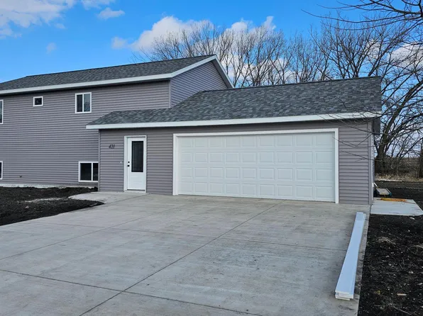 421 1st St S, Raymond, MN 56282