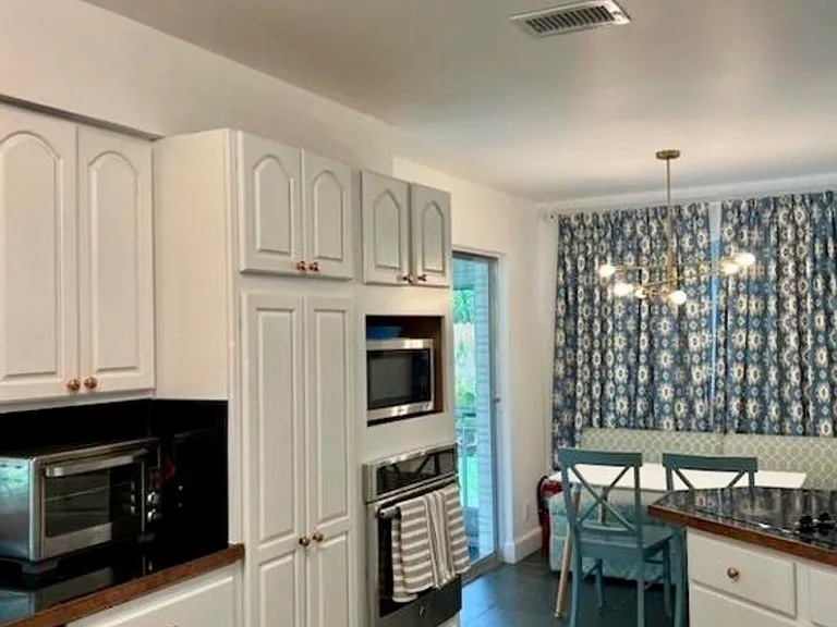 301 SW 8th Ter — Photo 8