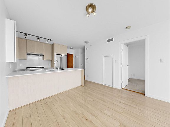 4th image of 7708 Alderbridge Way #808