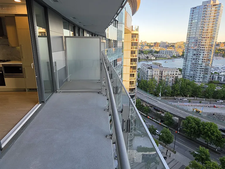 89 Nelson St #1704 — Photo 4