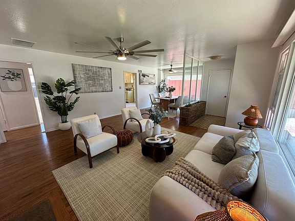 5th image of 880 Sherman Oaks Dr