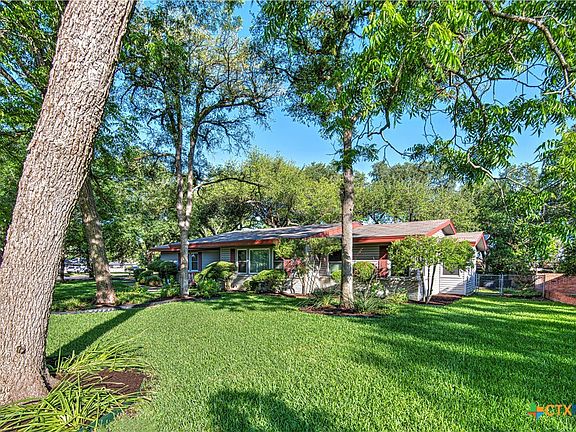 4th image of 3320 Buckeye Ln
