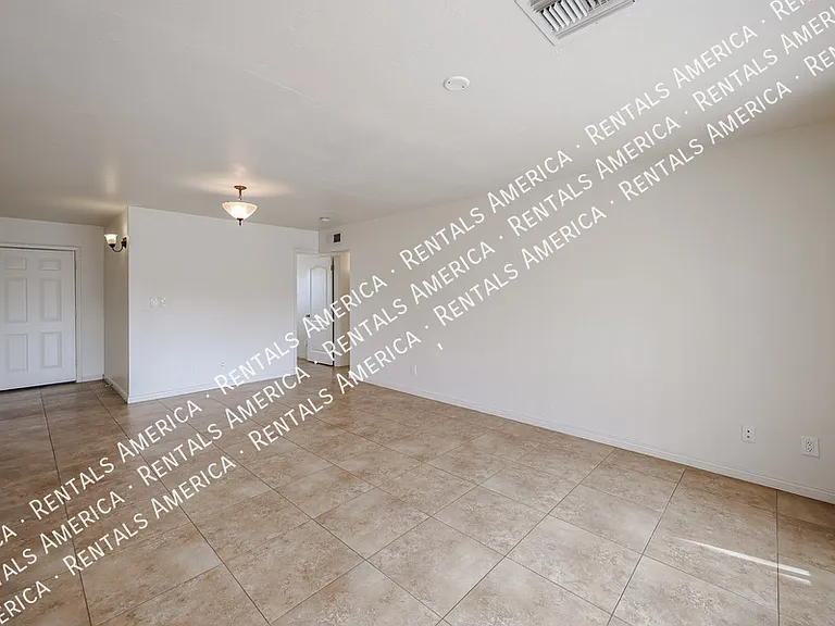 3432 N 23rd Ave — Photo 8