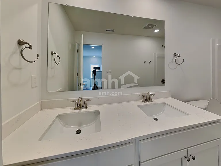 9016 Henley Ave — Photo 16