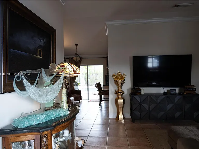 17992 SW 152nd Ct — Photo 3