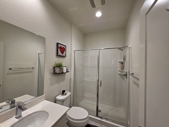 Full Bathroom Main Floor