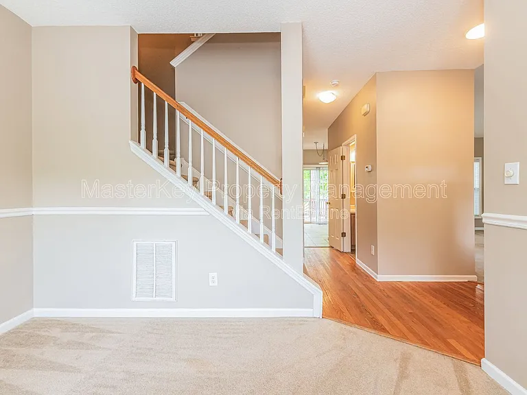 4001 Winecott Dr — Photo 7