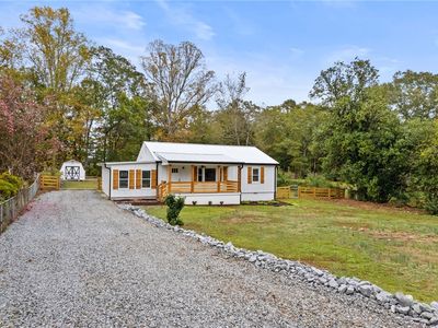 212 Morningside Heights Dr, Seneca, SC, 29678
