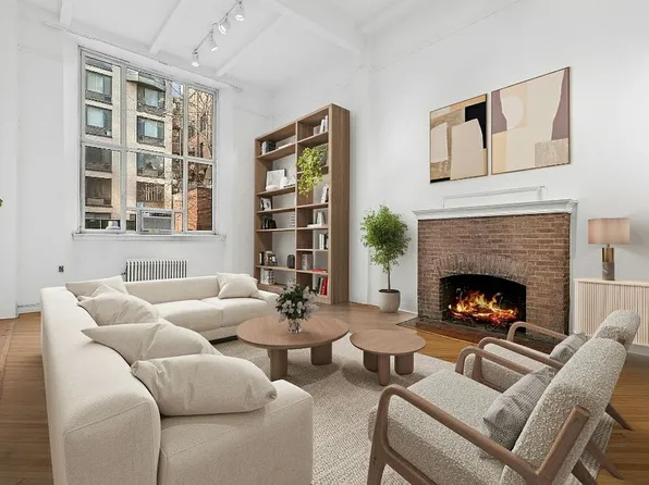 33 W 67th St, New York, NY 10023