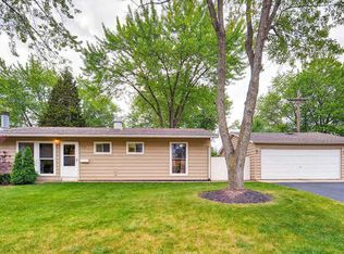800 Salem Ln, Carpentersville, IL 60110