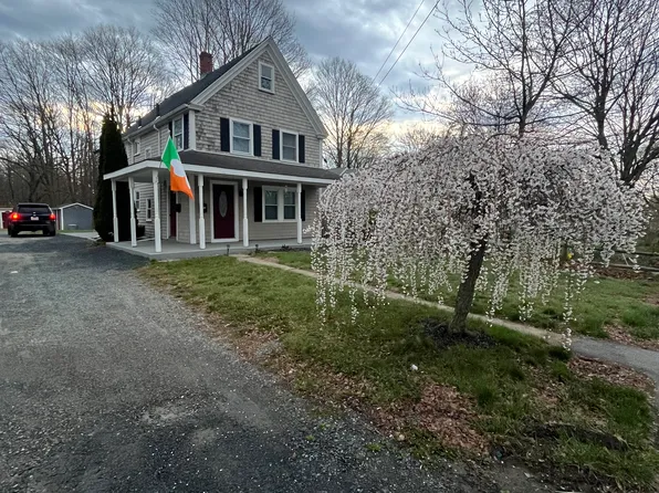 737 Union St, Rockland, MA 02370